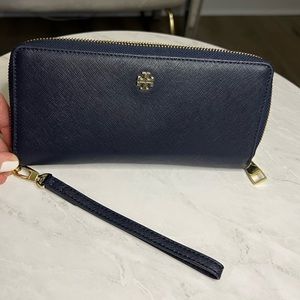 Pristine black Tory Burch wristlet wallet